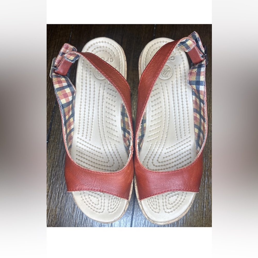 Crocs A-Leigh Wedge Red Leather Heel Cork Slingback Sandal Women’s Size 6 - Picture 5 of 6